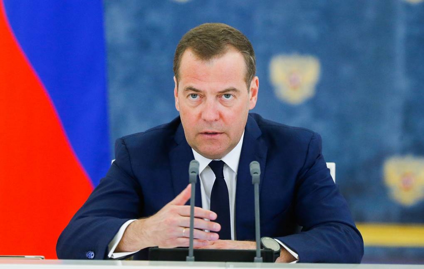 Медведев поручил губернаторам лично контролировать ситуацию с пожарами
